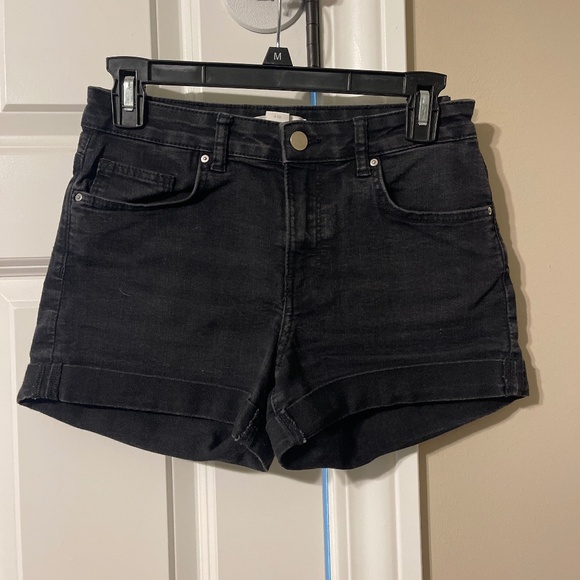 H&M black shorts size 4 - Picture 1 of 3